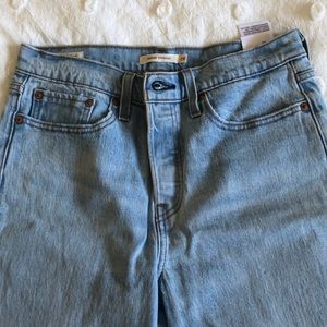 Levi’s Wedgie Straight, Light Wash